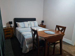 Beautiful Renovated Room with Private En-suite in the Heart of Hastings., Hastings
